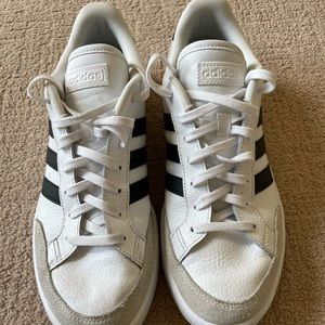 Size 9 1/2 pair of Adidas sneakers.Worn 2x.Excellent shape-Cloud foam comfort.